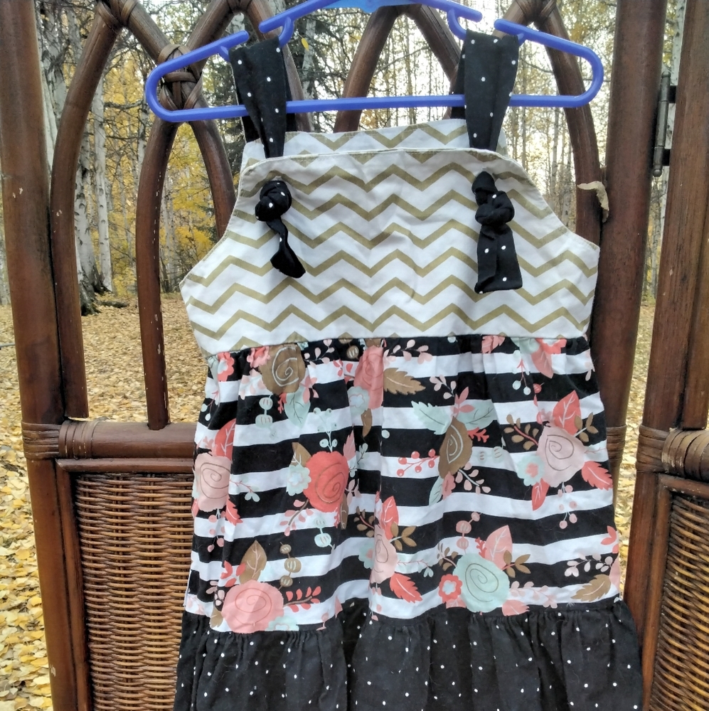 🙂 3/15 4 Sister's Boutique jumper size 4🌸 Spring/Easter/Mothers Day